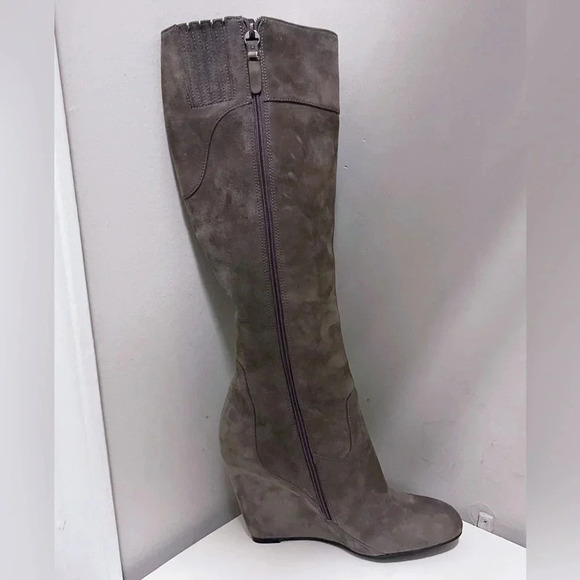 Via Spiga gray suede boots size 6 almond toe wedge - Picture 8 of 11
